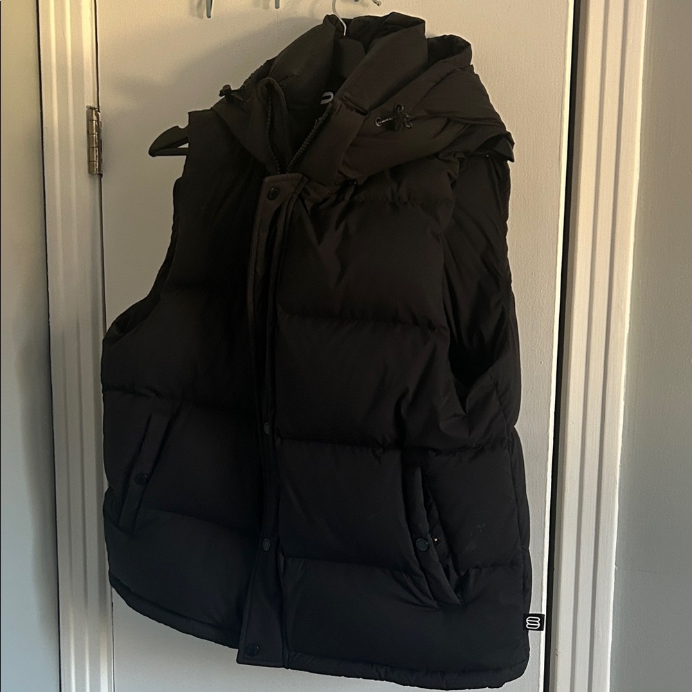 Aritzia the Super Puff Vest